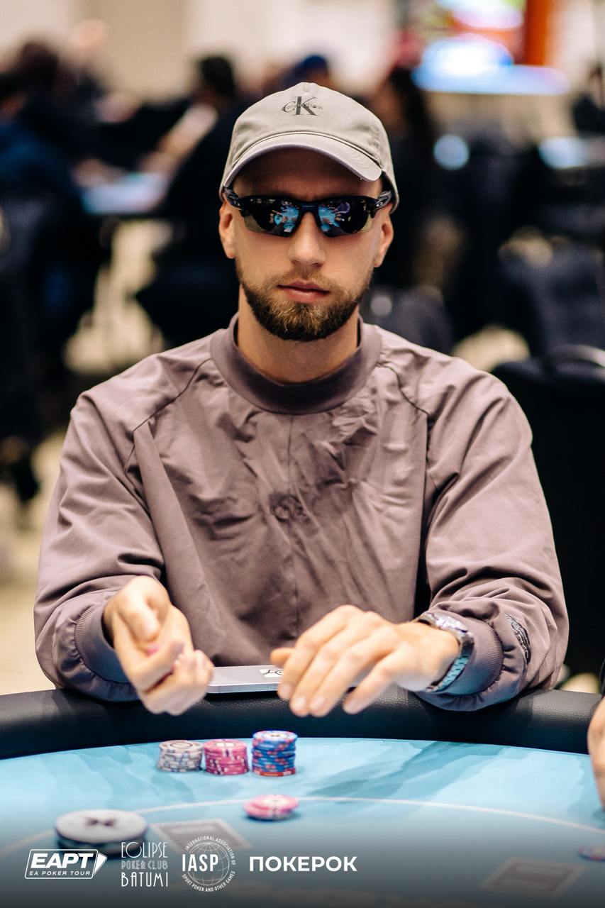 EAPT Batumi player in sunglasses at the table