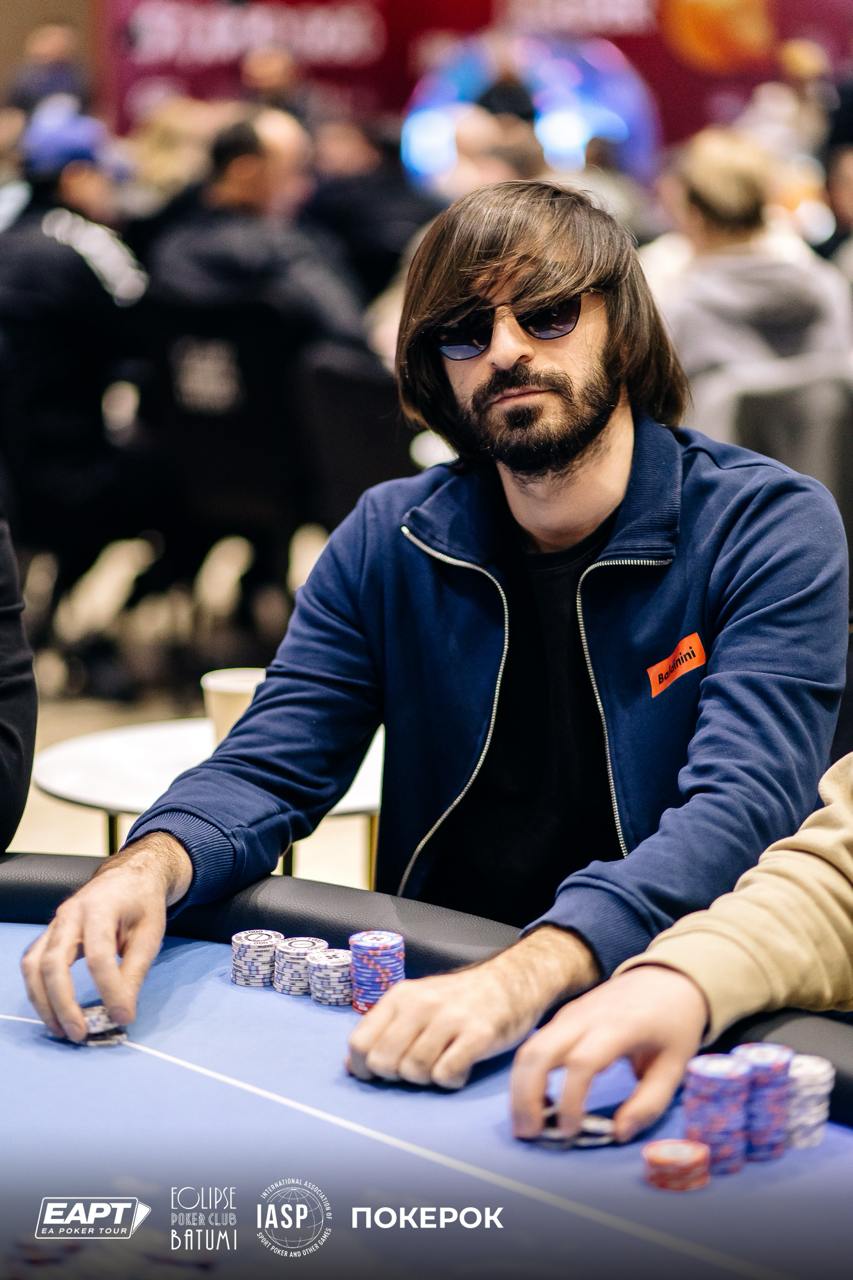 EAPT Batumi player portrait in the tournament room